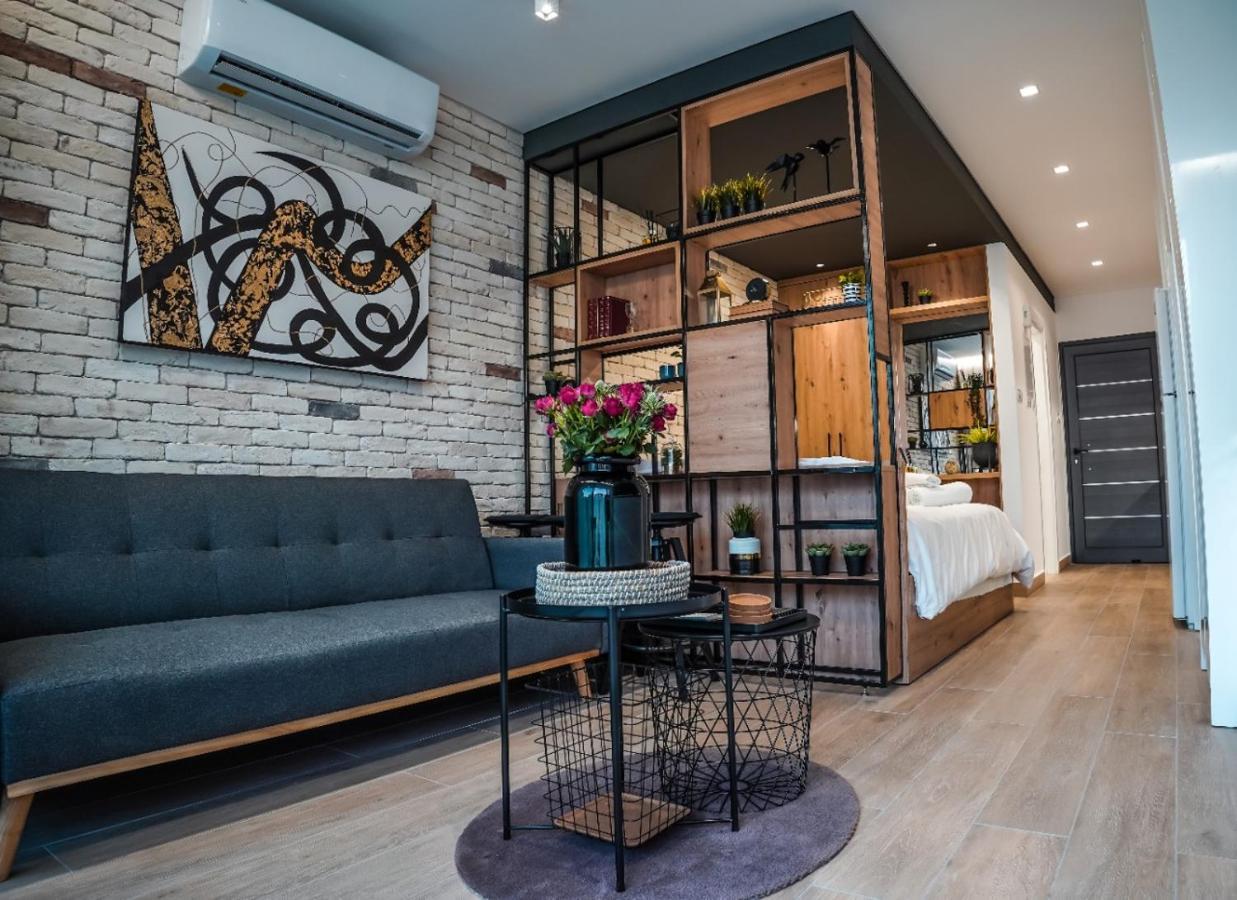 Cosea Living: Seaside Elegant In Harbour 112 Apartment