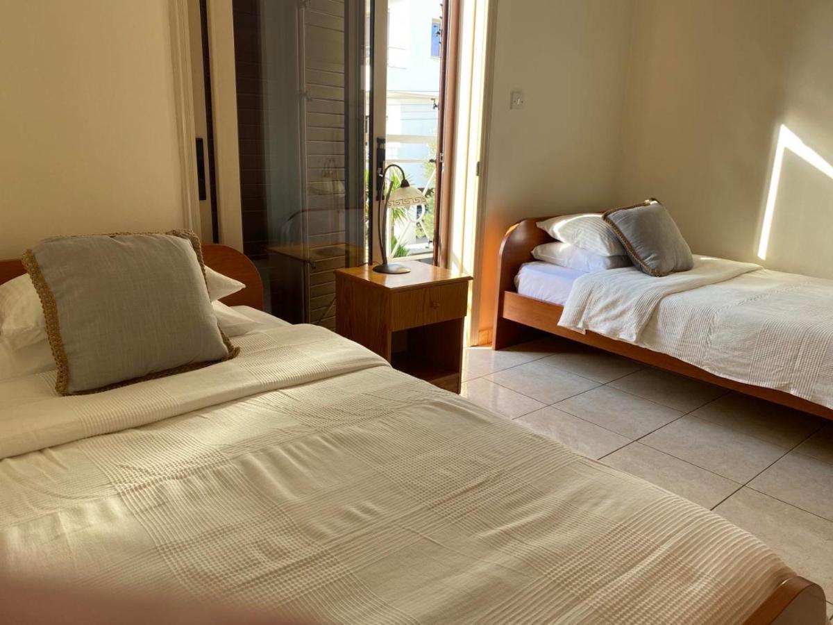 Cosy House With Pool, Pafos,tombs Of Kings