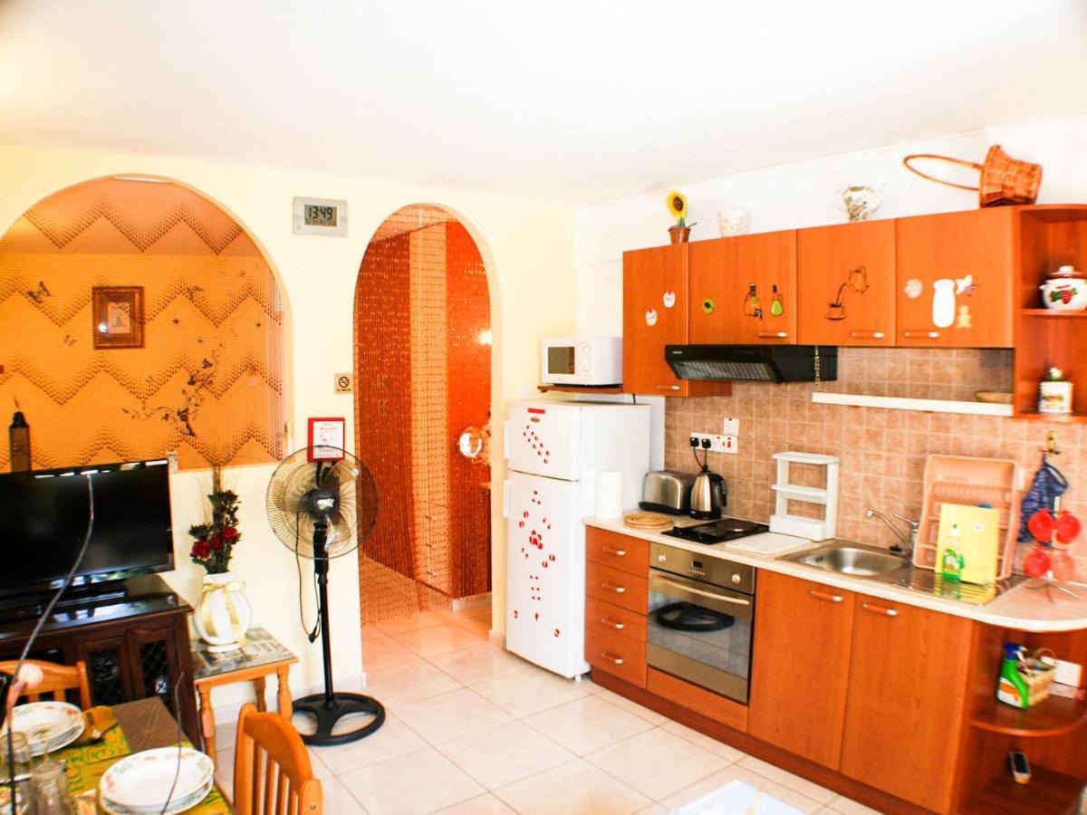 Apollonia Hotel Apartments 2*