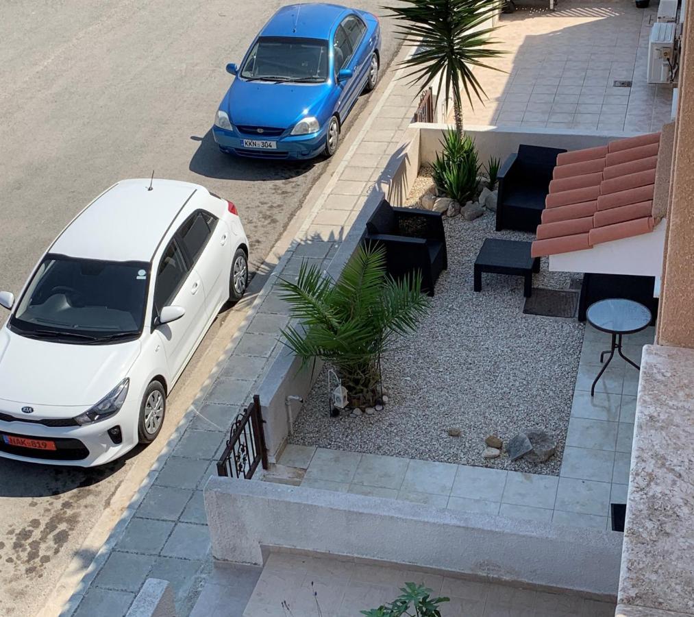Poolside Ground Floor - B105 Walnut Grove * Paphos
