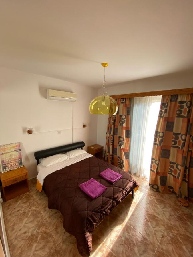 Guest house Moutallos Homes