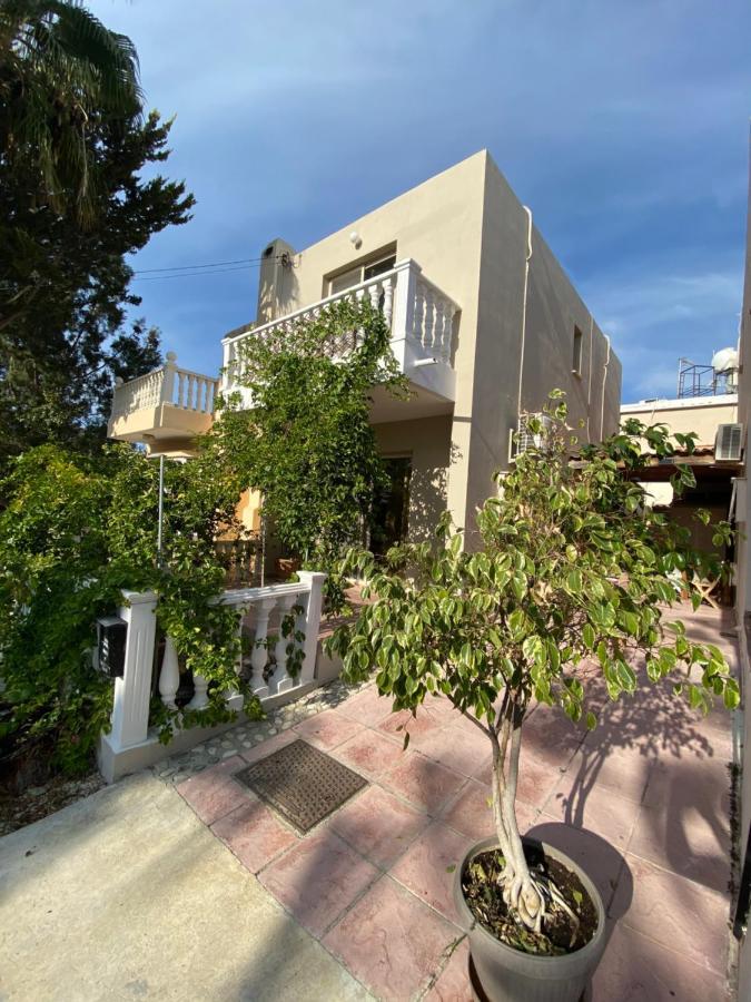 Moutallos Homes Guest house 2*