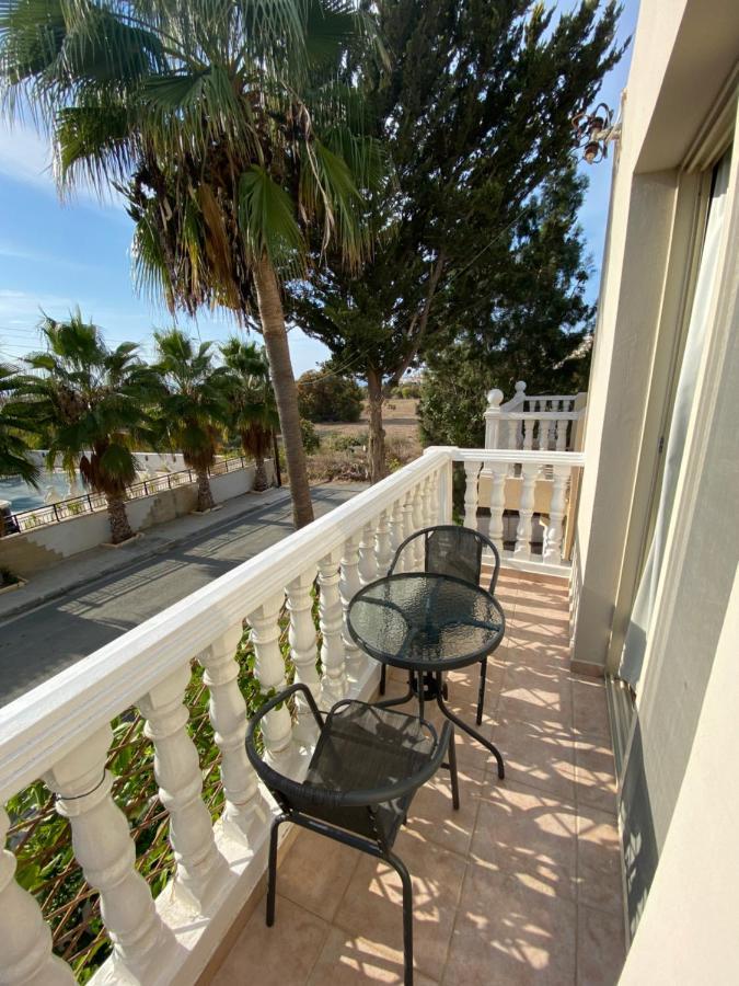 Moutallos Homes 2*