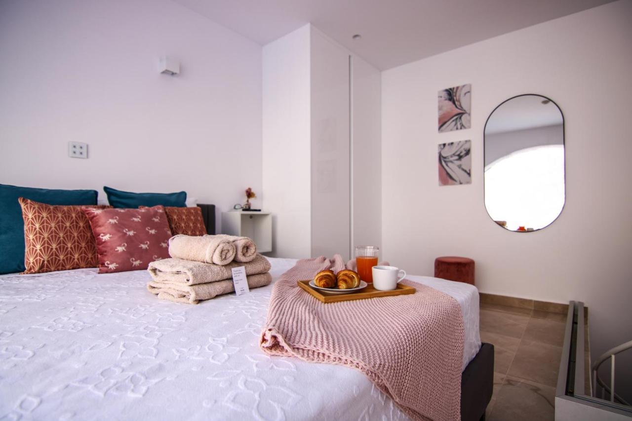 Phaedrus Living: Luxury Maisonette Lighthouse 60 Apartment *