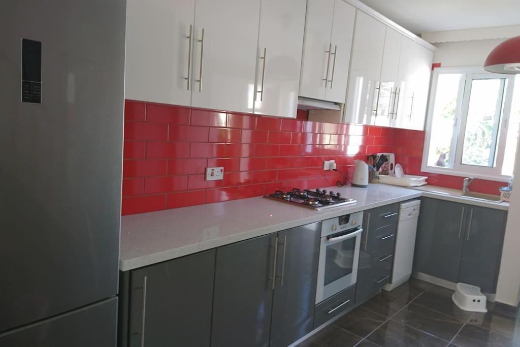 Apartment Isabella Court Townhouse Near Venus And Lidl