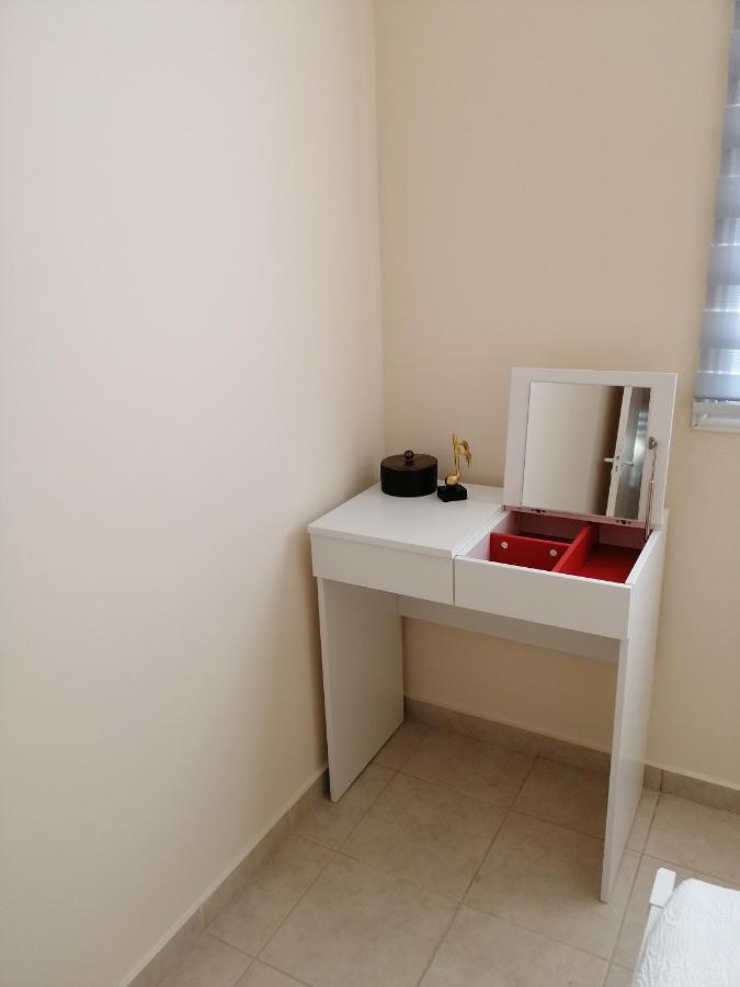 Apartment Rest *