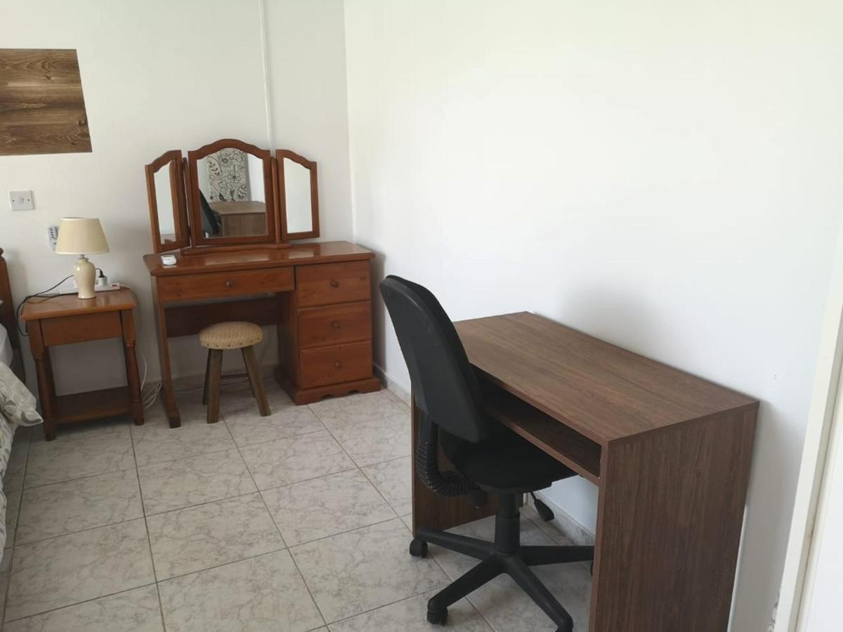 1-bed Cosy Close To Apartment
