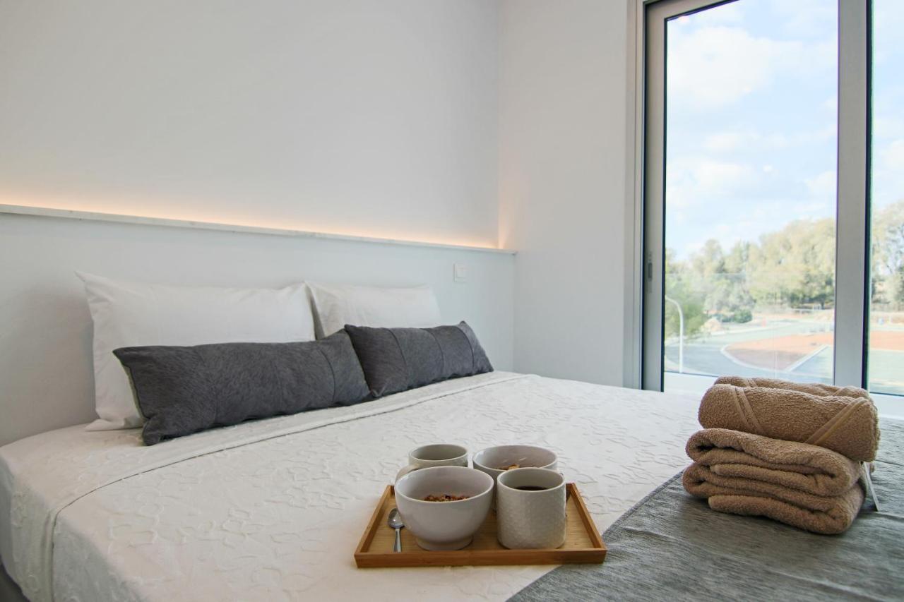 Phaedrus Living - Seaside Executive Flat Harbour 101 *