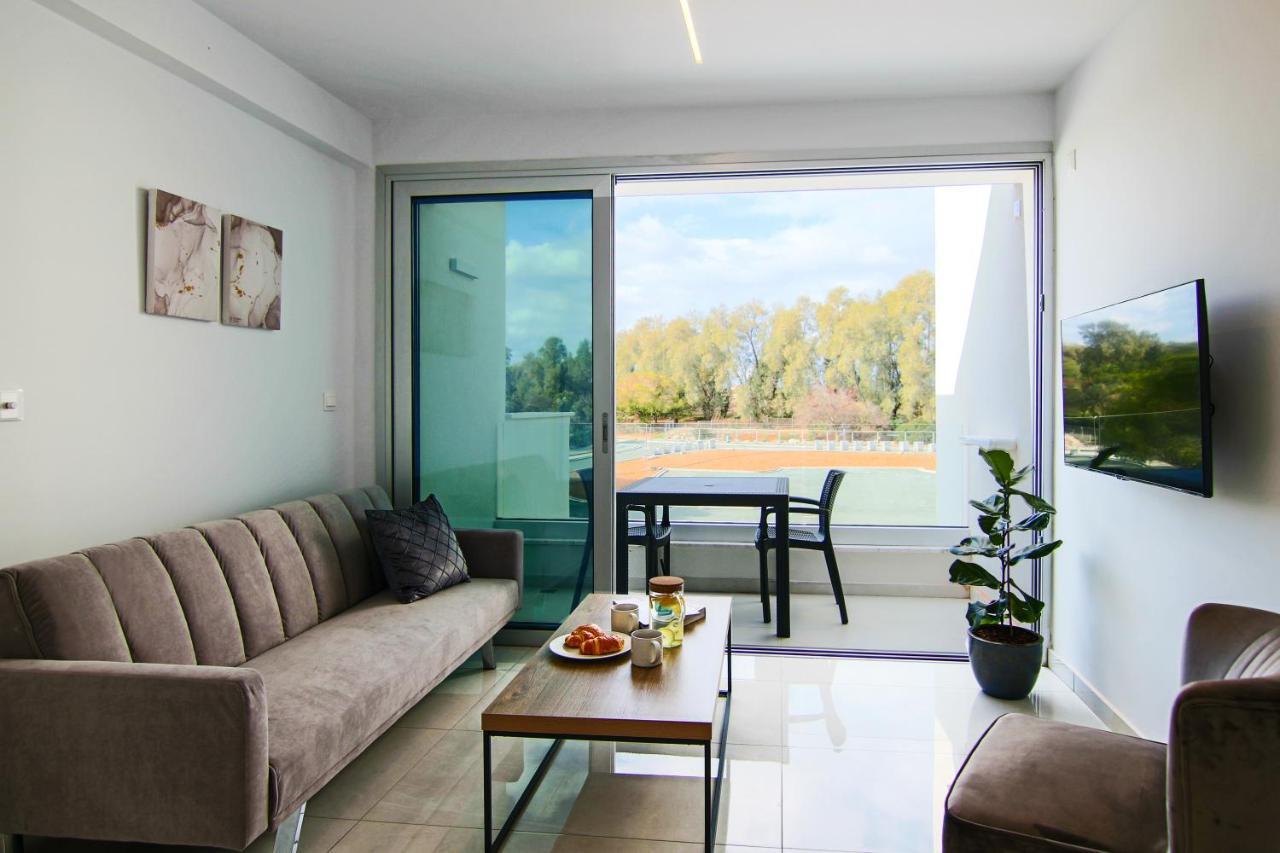 Phaedrus Living - Seaside Executive Flat Harbour 101 *