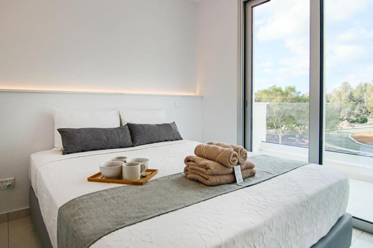 Phaedrus Living - Seaside Executive Flat Harbour 101 Apartment *