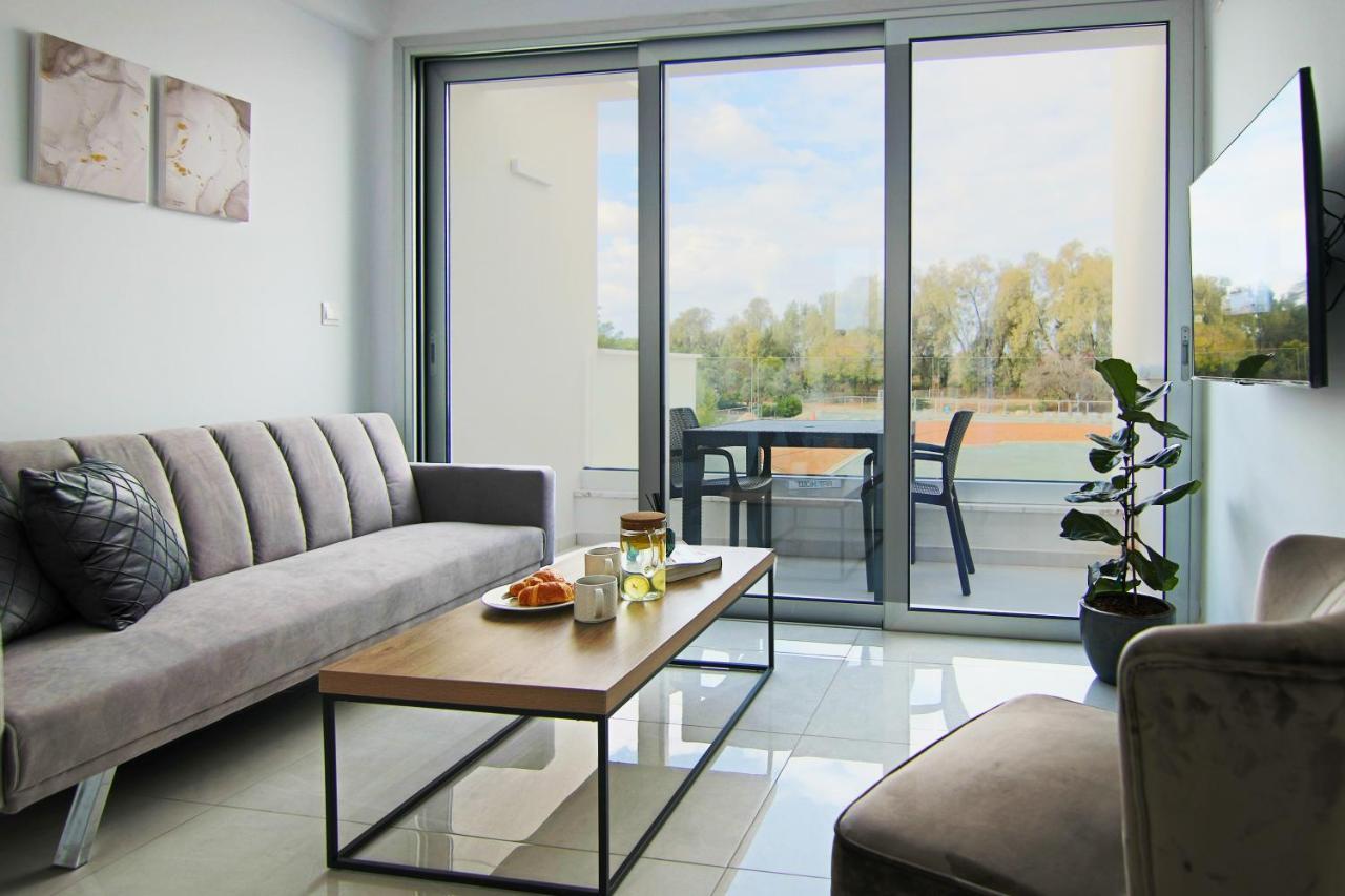 Phaedrus Living - Seaside Executive Flat Harbour 101