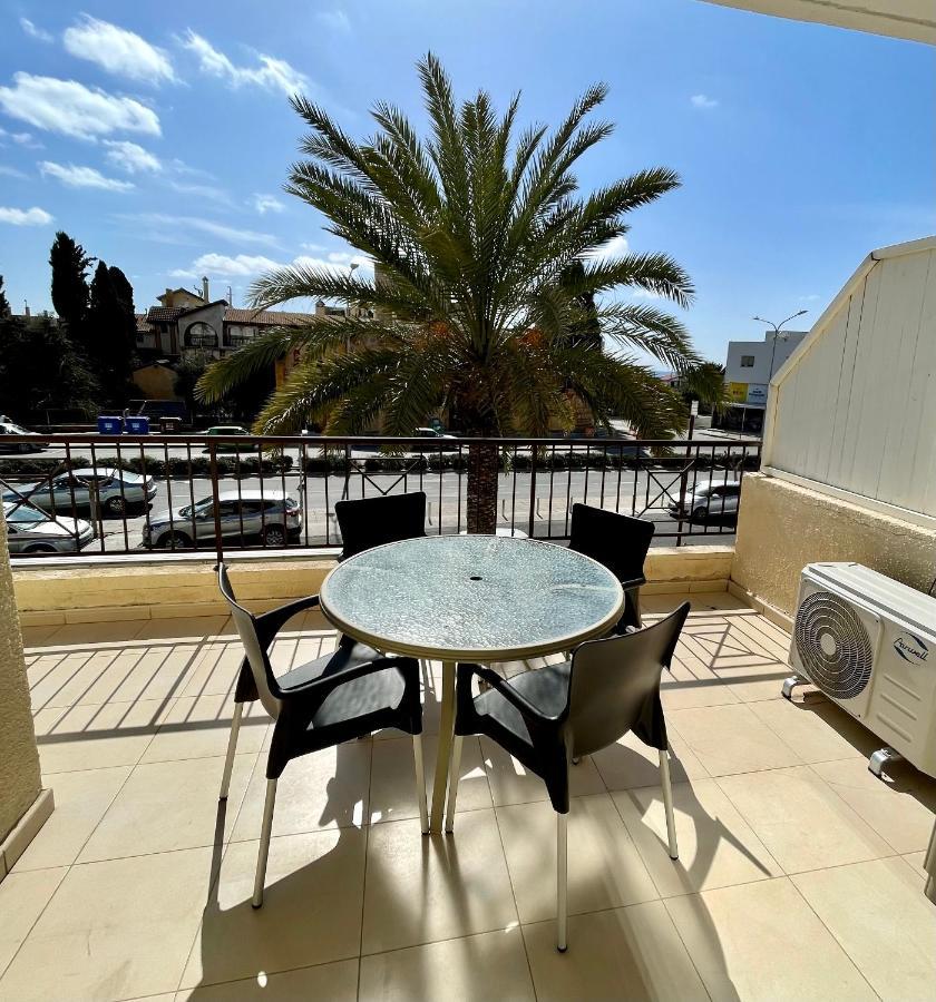 109 Queens Gardens, Apartment *