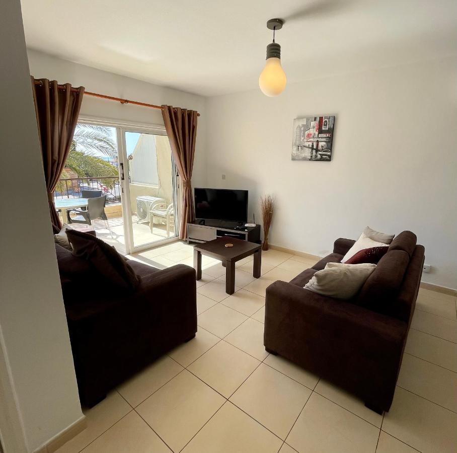 109 Queens Gardens, Apartment *