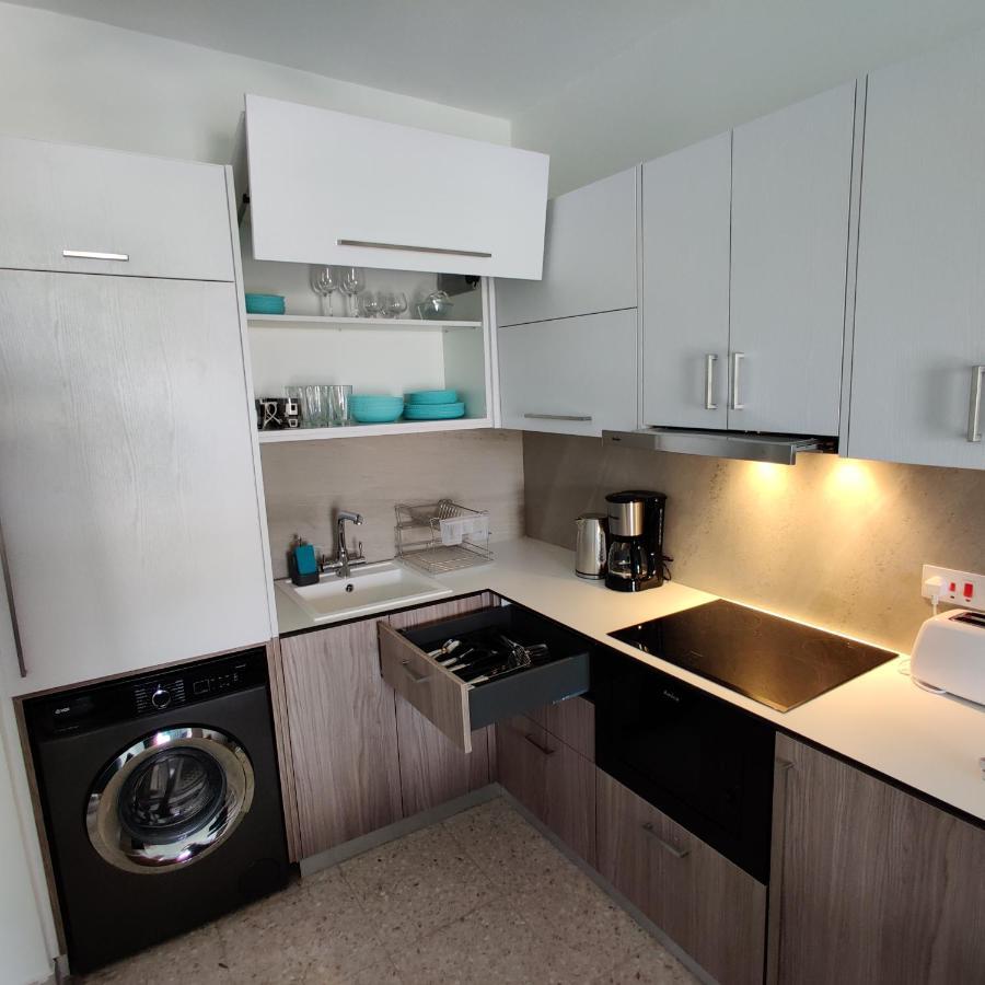 Apartment Lovely 1-bedroom Unit @ Fabulous Location