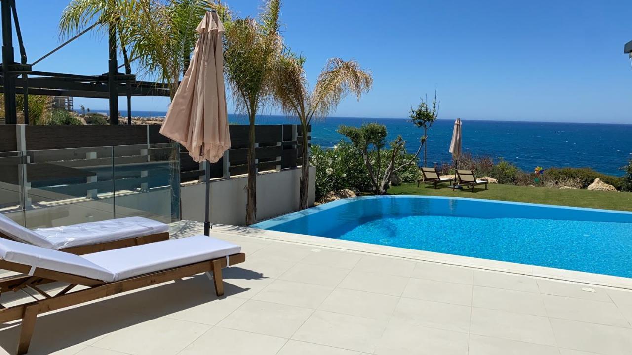 Villa Adonis Beach Villas No.32 *