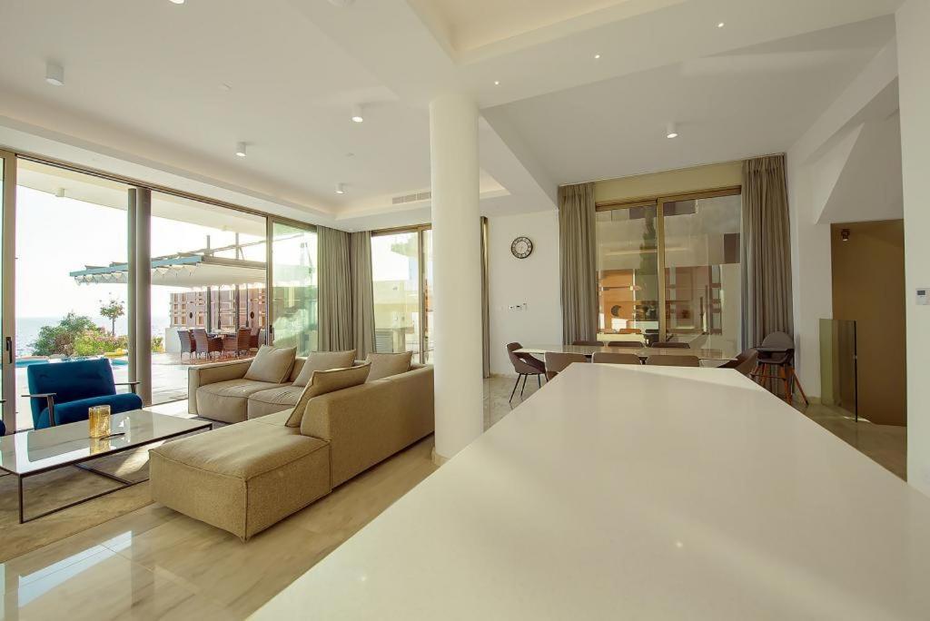Adonis Beach Villas No.32