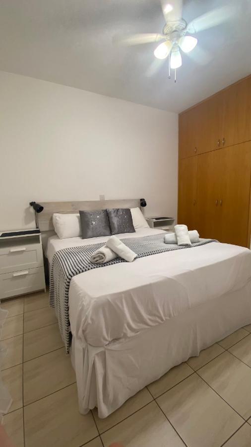 Apartamento 1 Bedroom Garden Flat, Sleeps 4 *