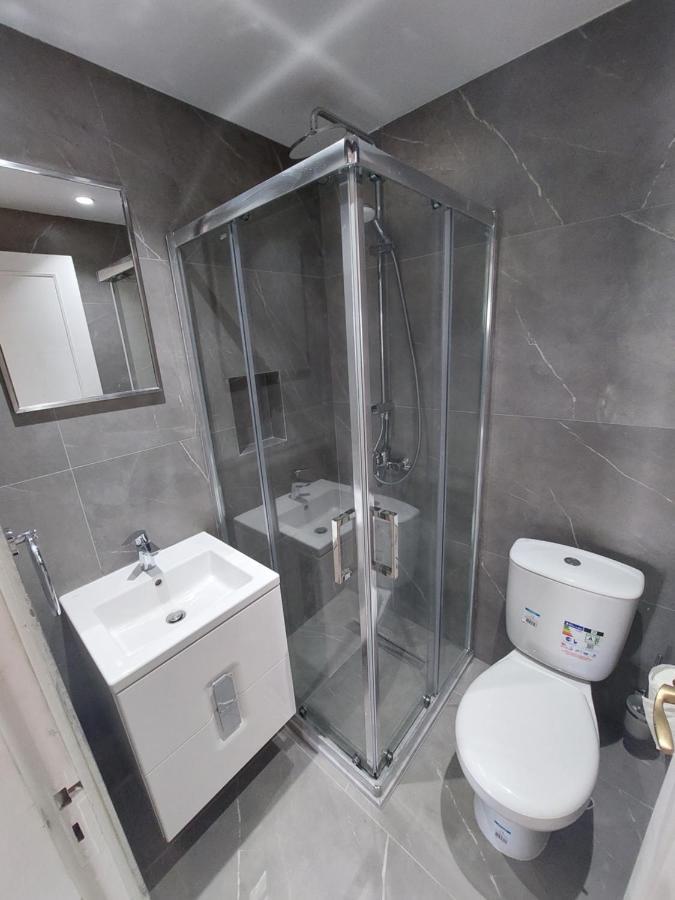 Newly Renovated In Tourist Area *