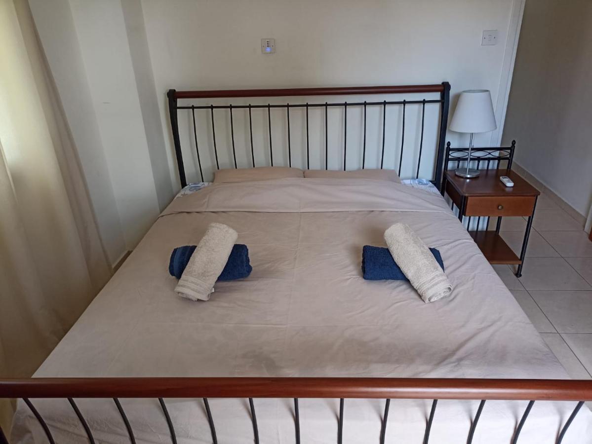 Faros Beach Apt A4 *