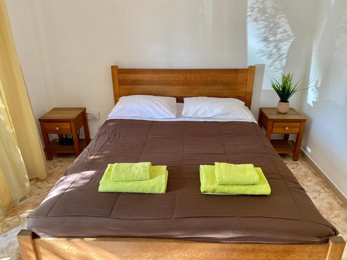 Moutallos Homes 2*