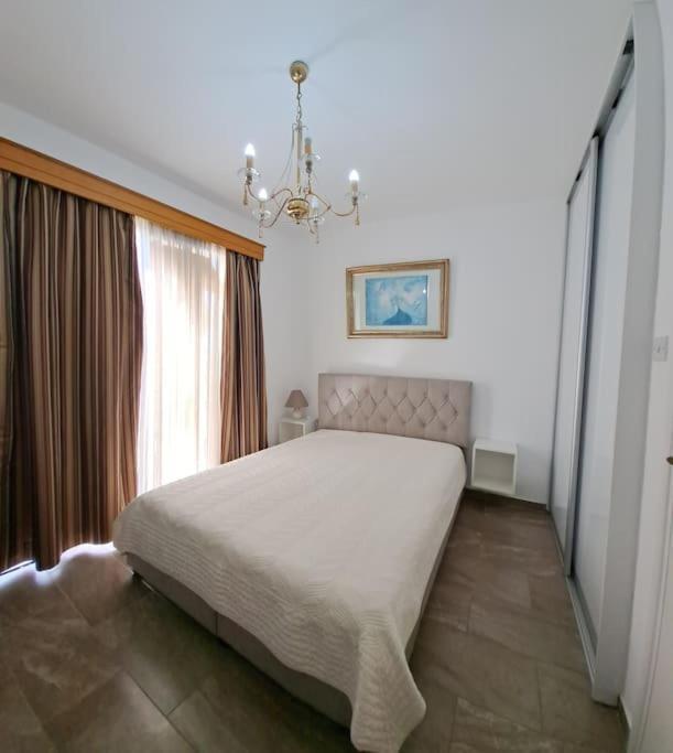 Isabella Court Townhouse Near Venus And Lidl *