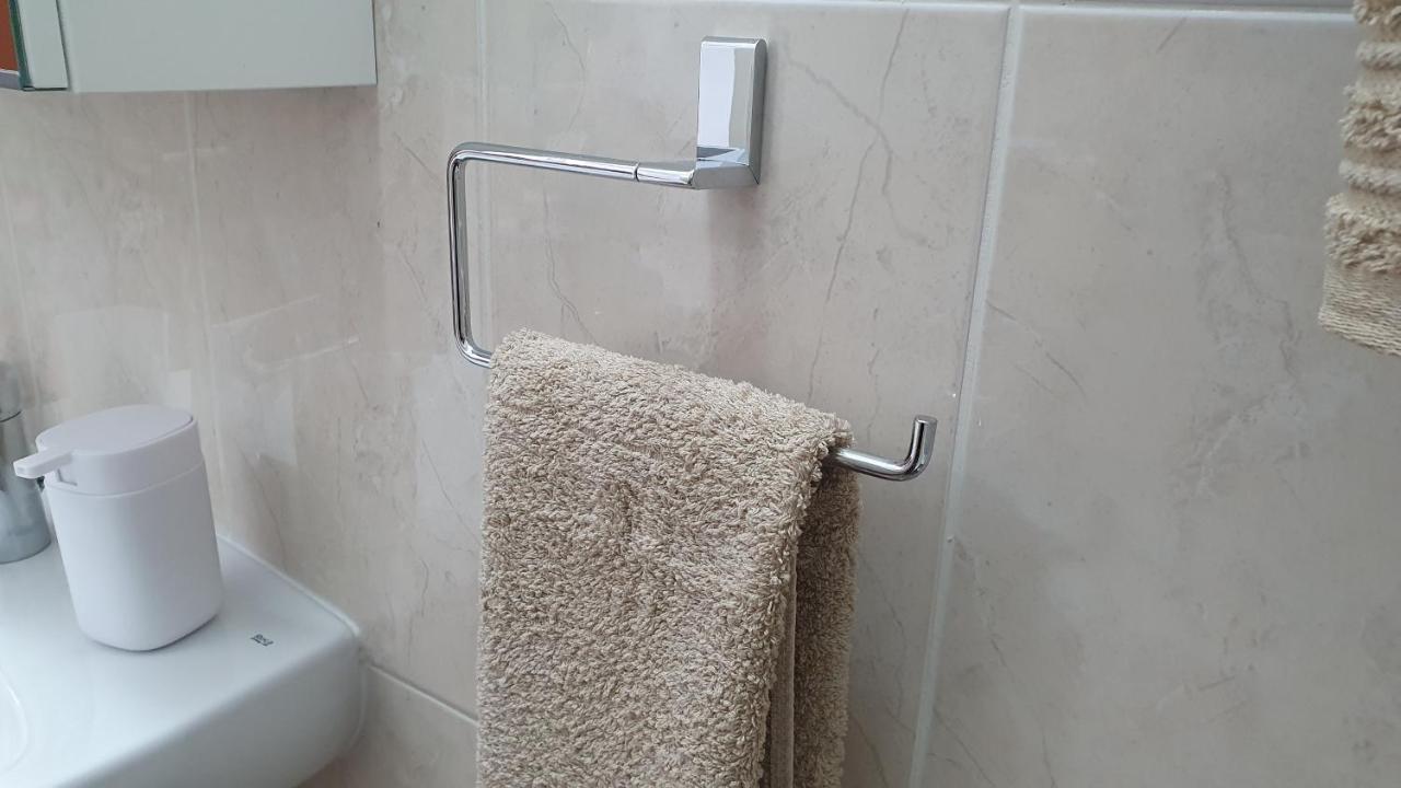 Peaceful With Double Bed - Oak Breeze Apartment