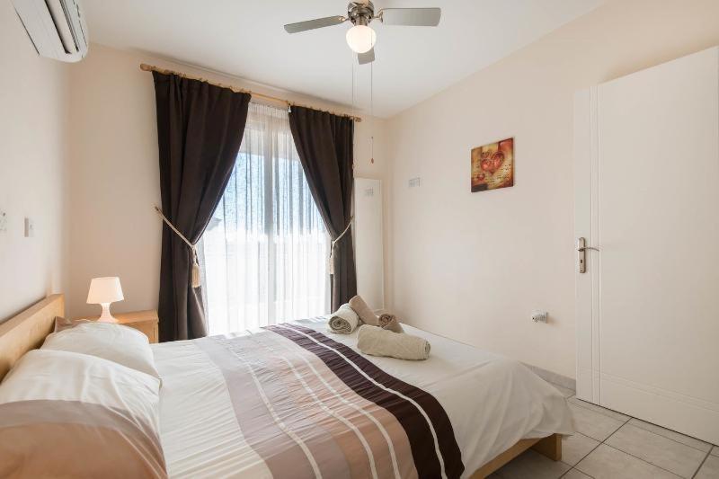 Royal Seacrest Apartment *