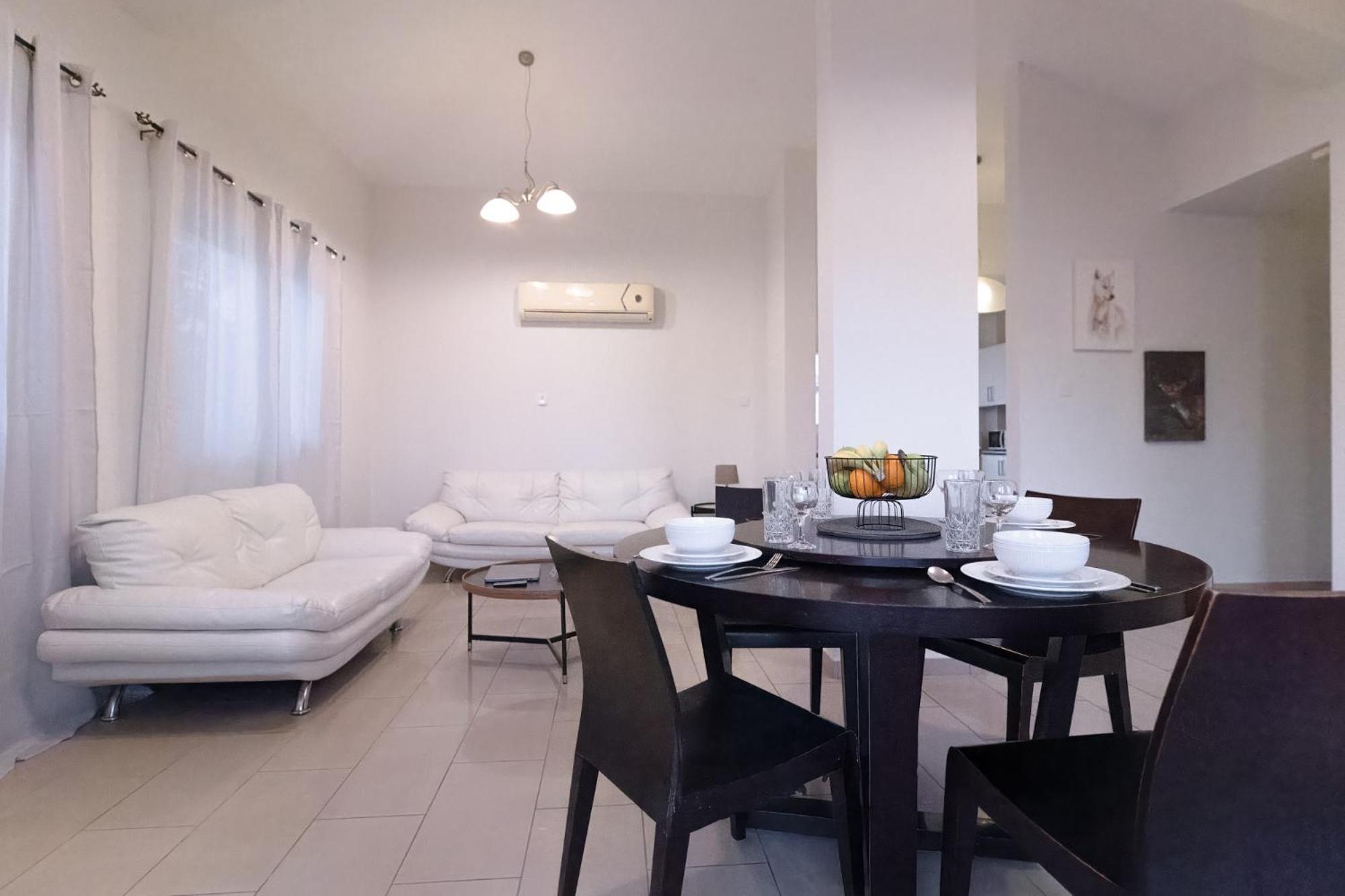 Nefeli Blue-horizon 2b, Pool, Suites, Big Balconies Apartment *