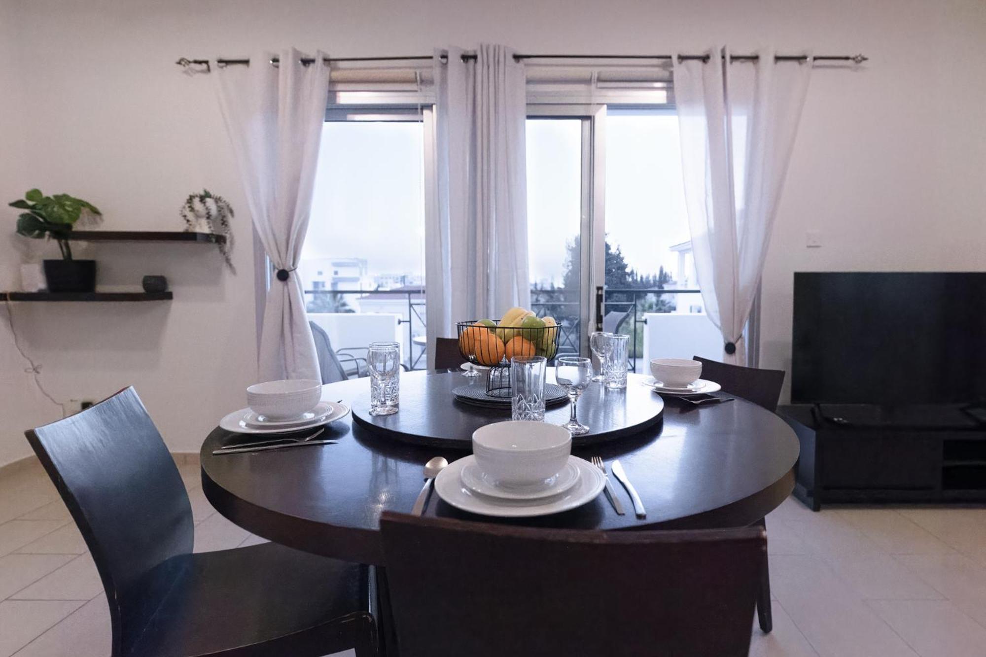 Apartment Nefeli Blue-horizon 2b, Pool, Suites, Big Balconies Paphos