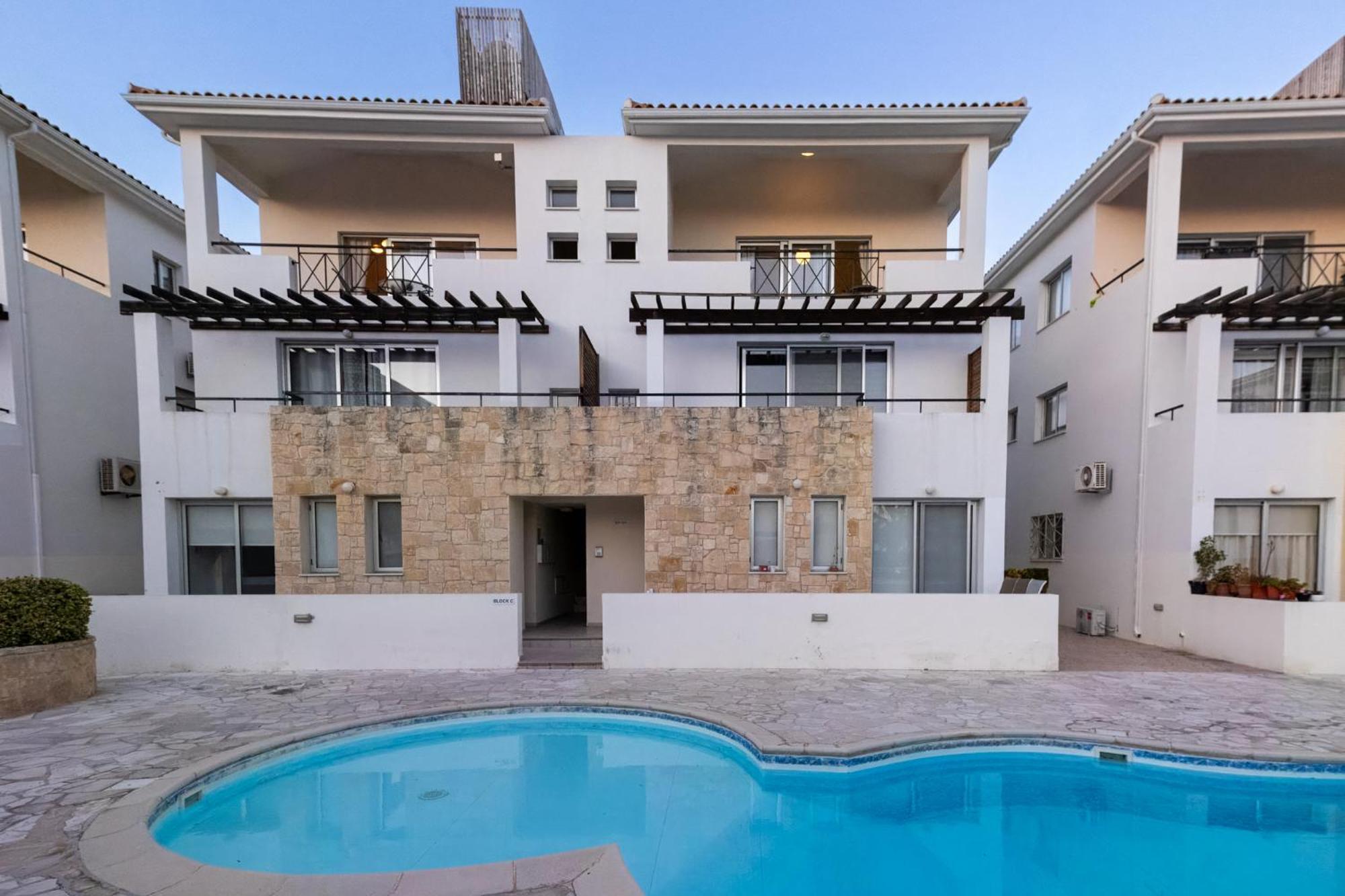 Apartment Nefeli Blue-horizon 2b, Pool, Suites, Big Balconies *