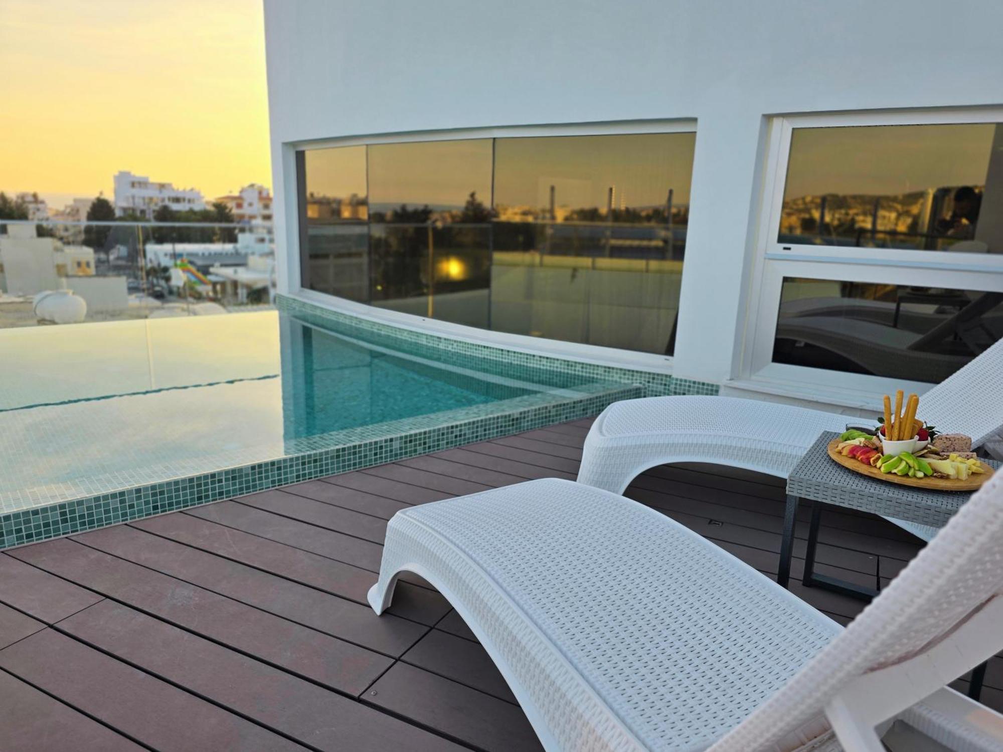 Mykonos * Paphos