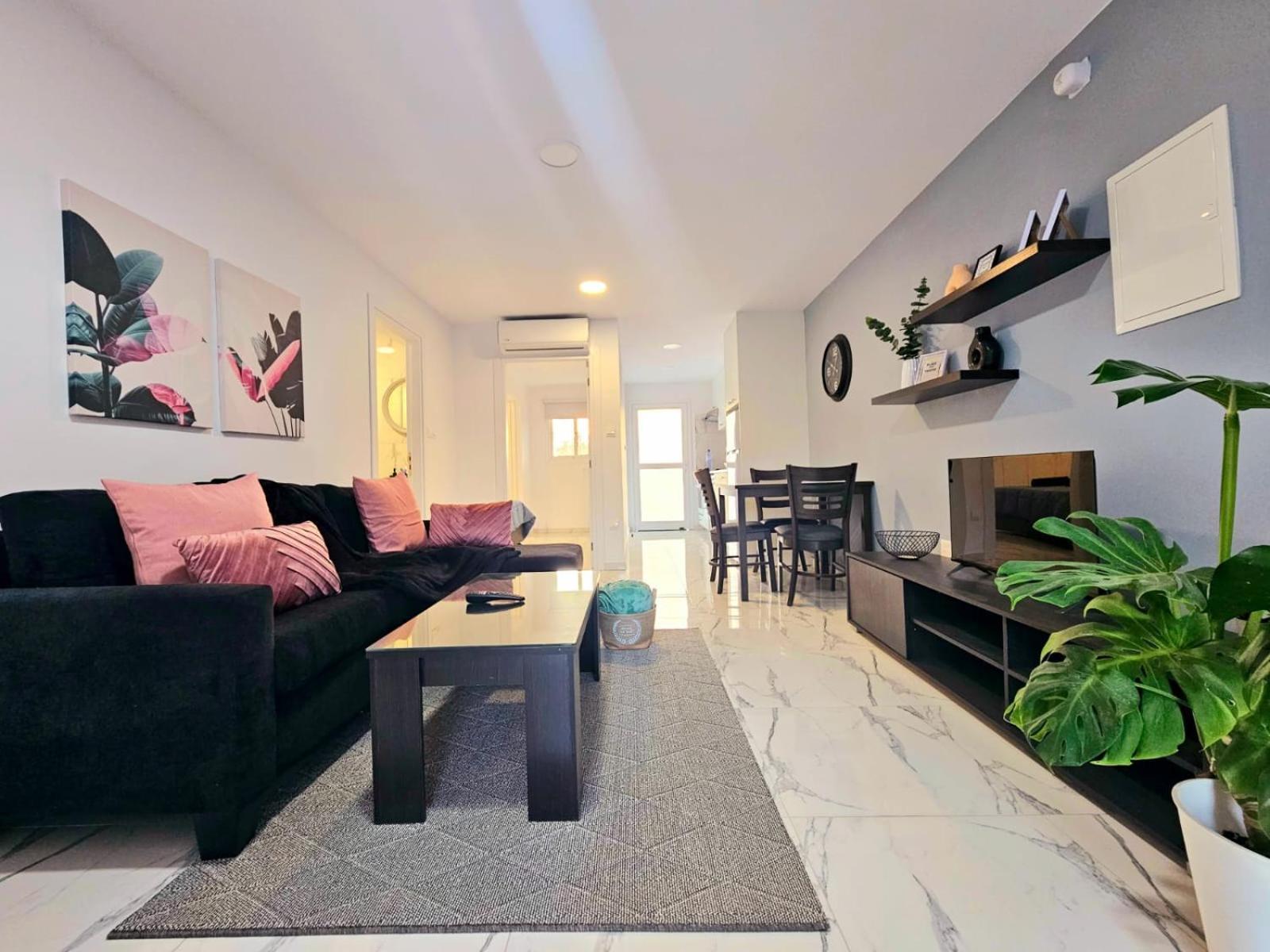 1bd * Paphos