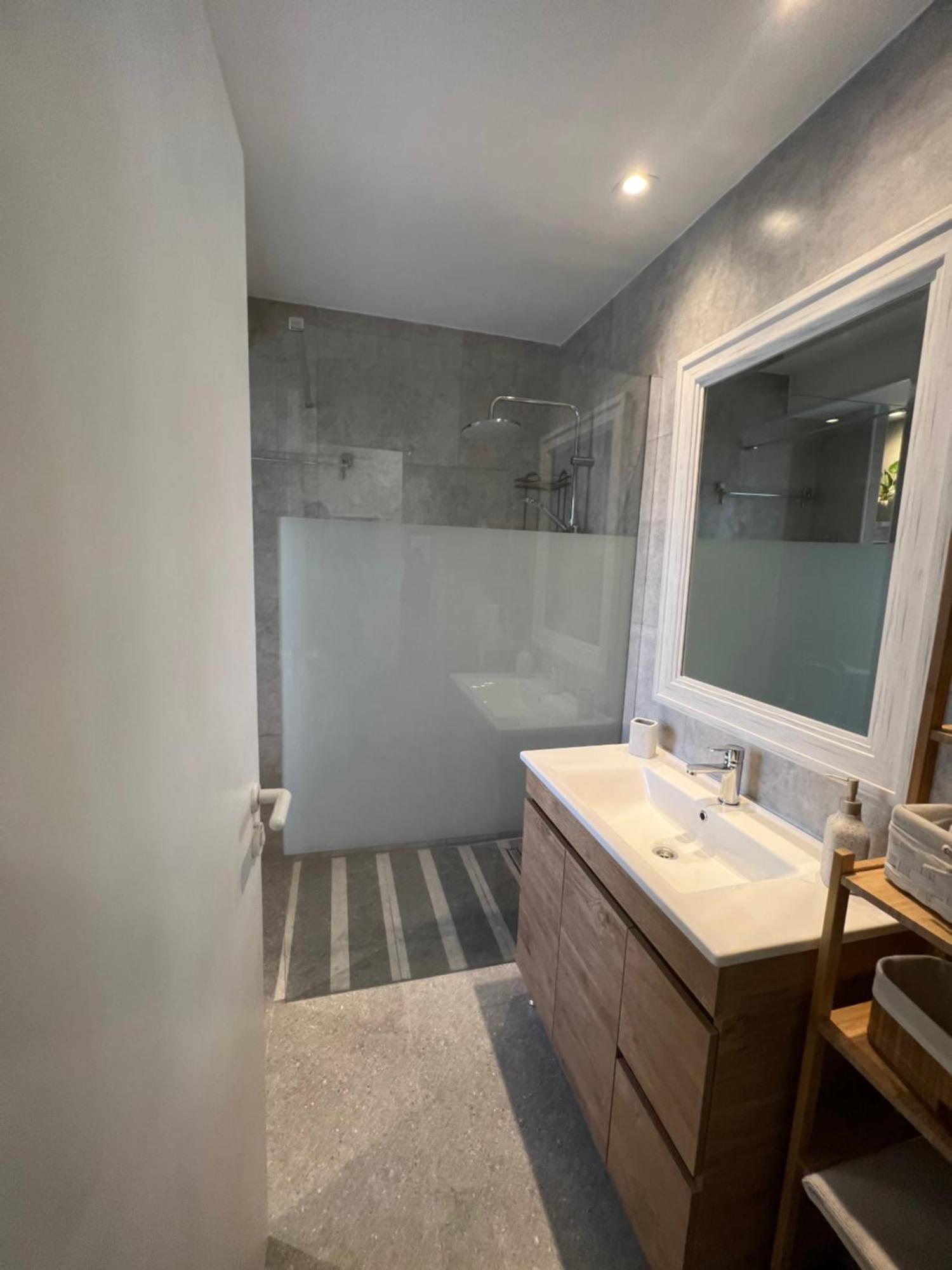 The Prime Location Lovely 1 Bedroom Apartment *