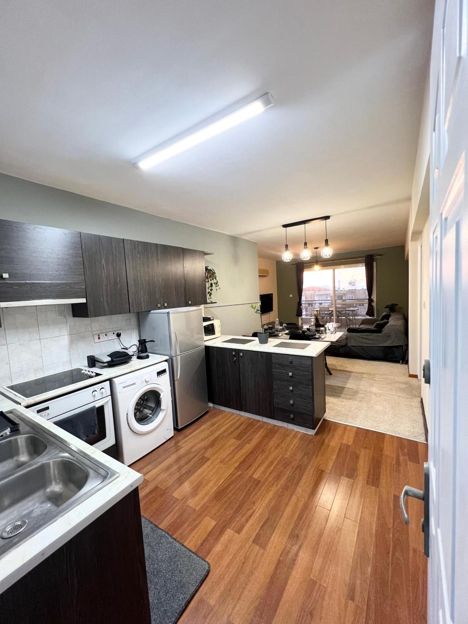 212 Apartment, A 2-bedroom Escape *