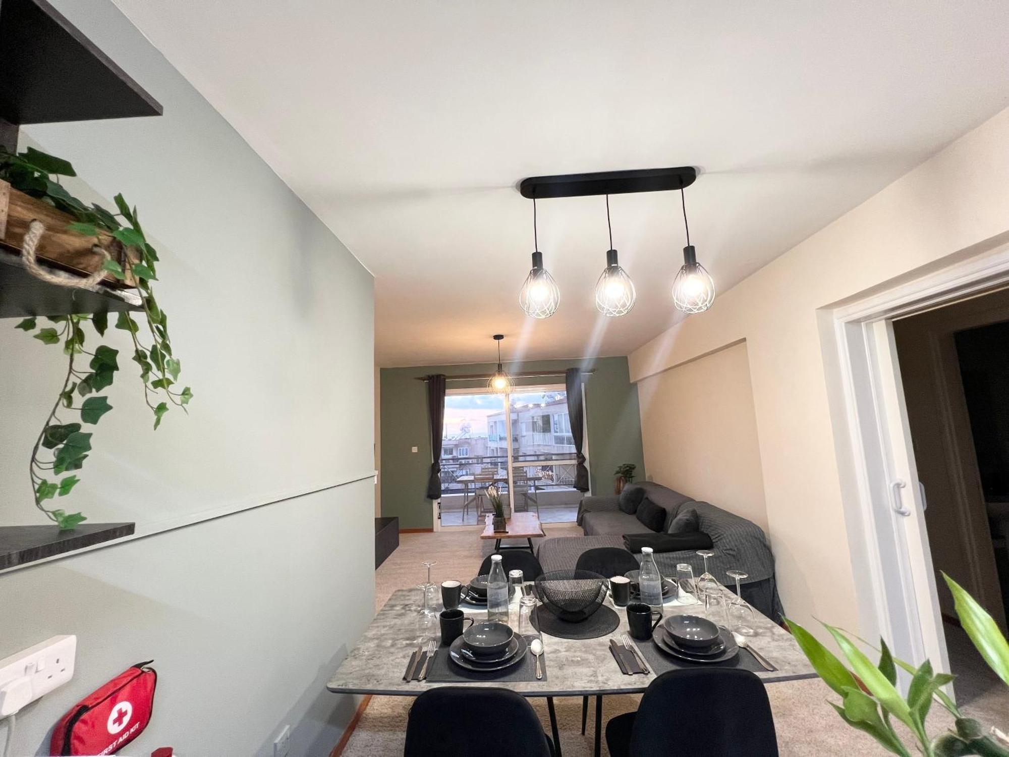 212 Apartment, A 2-bedroom Escape *