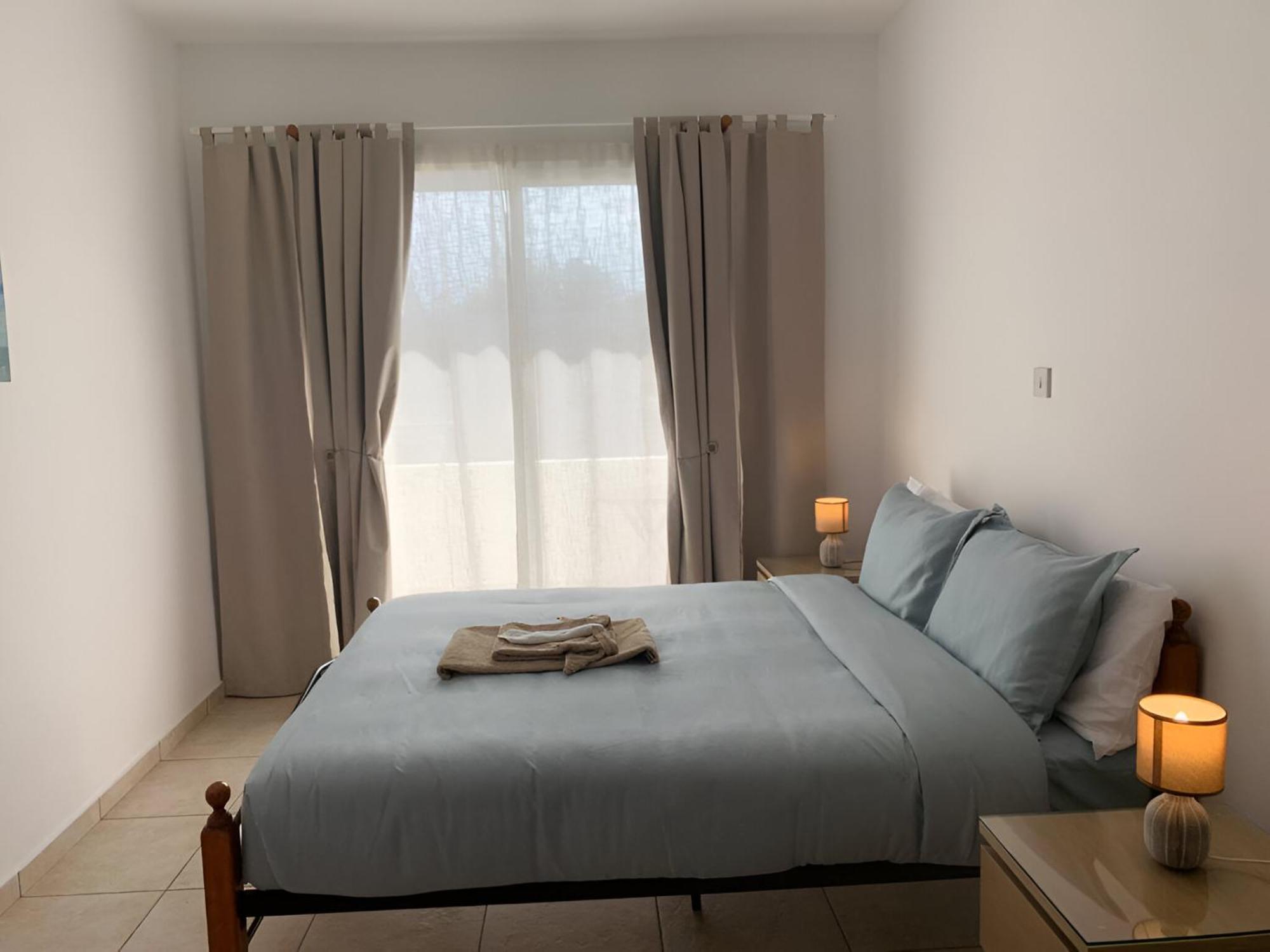 Peaceful With Double Bed - Oak Breeze