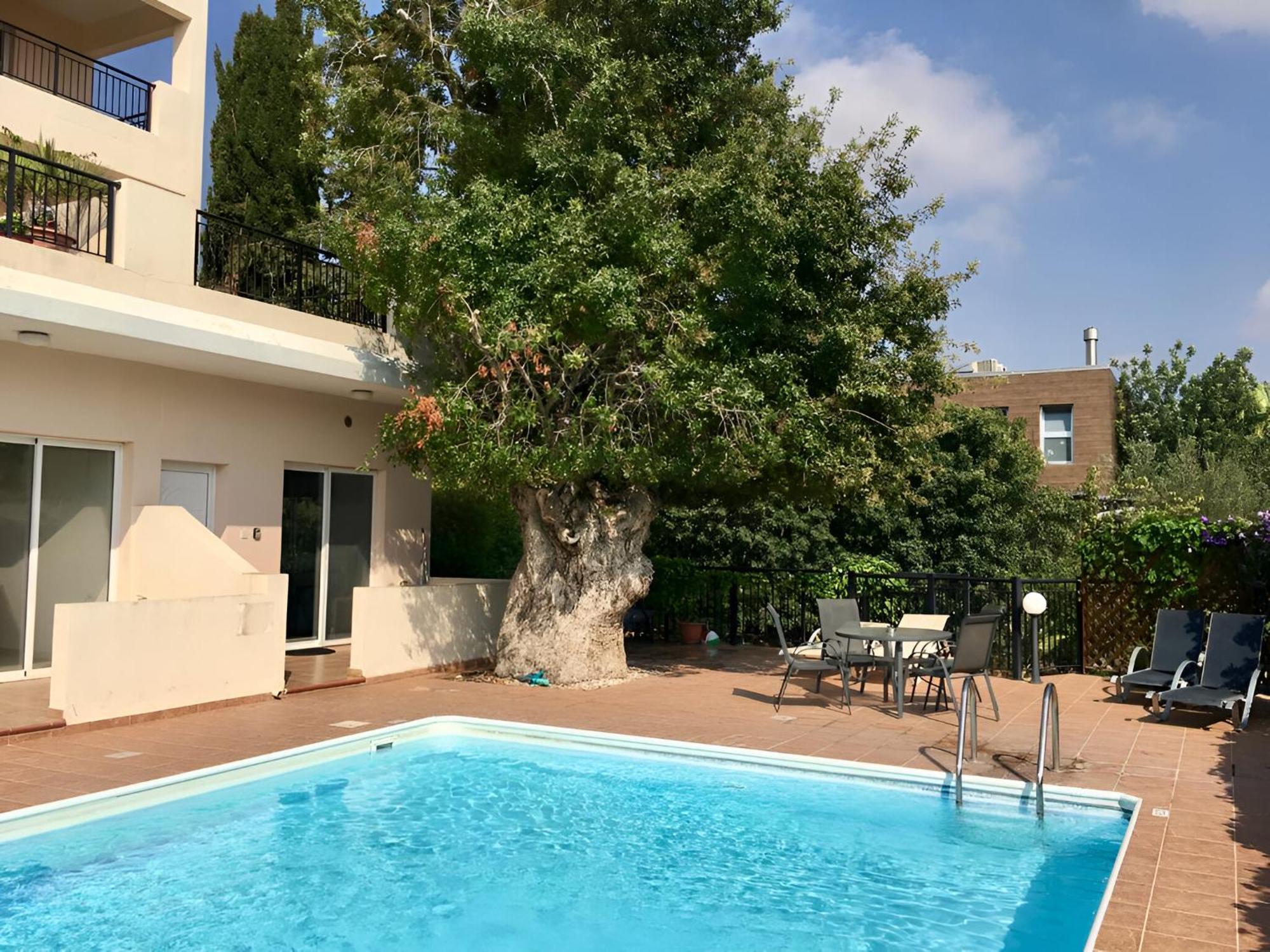 Peaceful With Double Bed - Oak Breeze * Paphos