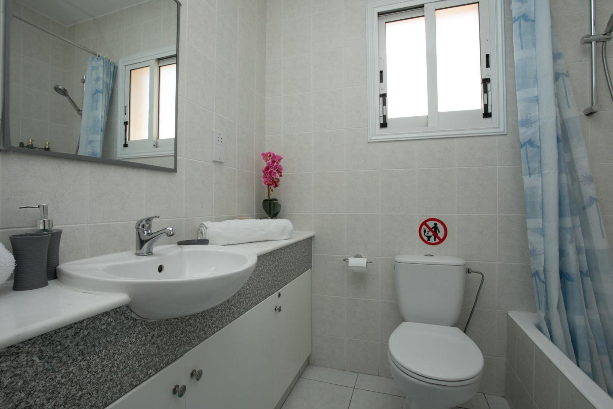 Casa Del Sol Townhouse In Iris Village Holiday home Paphos