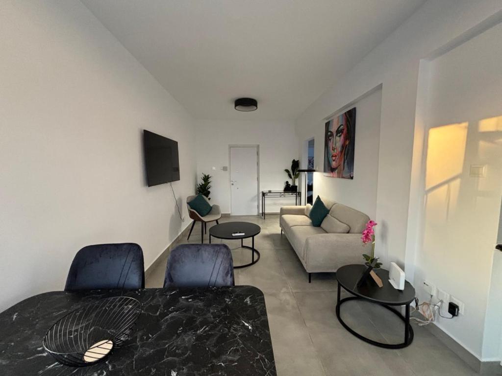 Apartment Venus Lighthouse 2b, Sea-view, Center Paphos