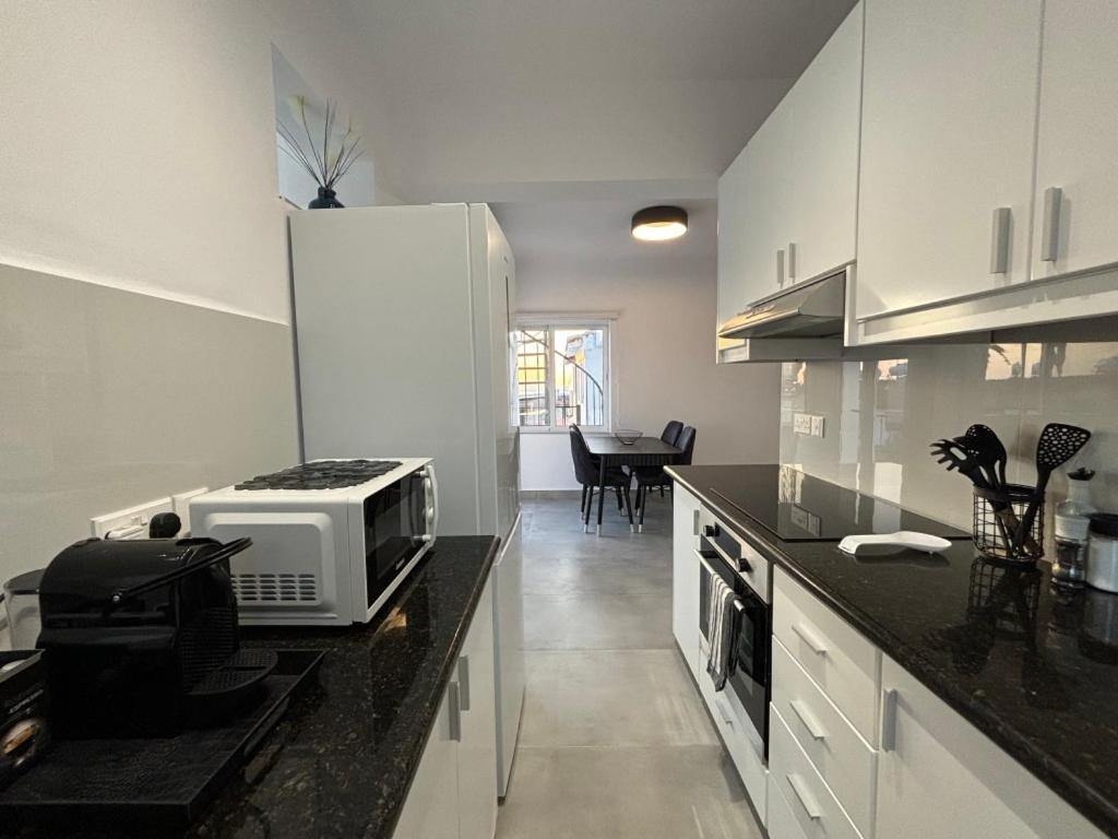 Apartment Venus Lighthouse 2b, Sea-view, Center Paphos