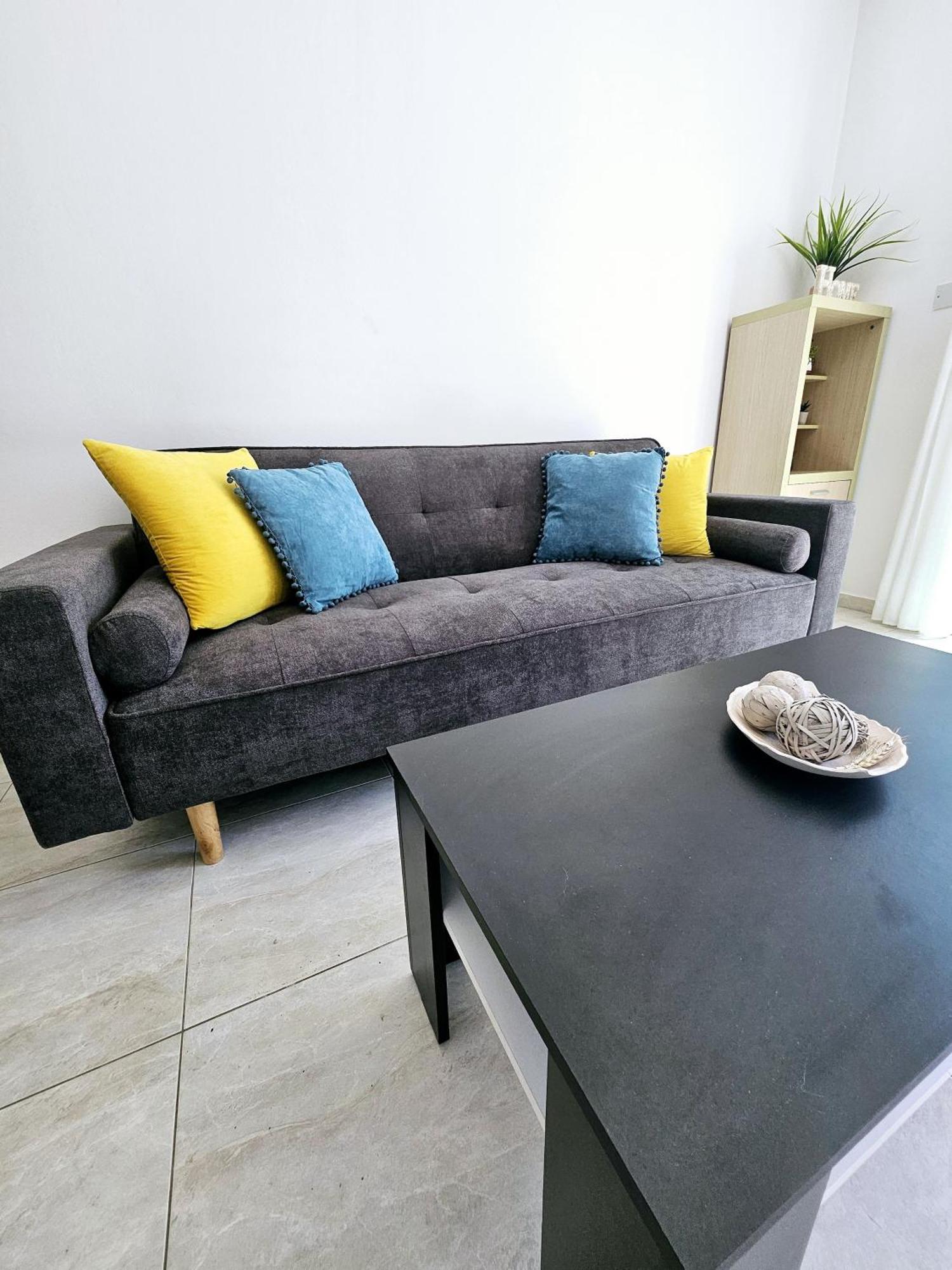 Apartment Marina Gardens, Delightful 2 Bedroom Paphos