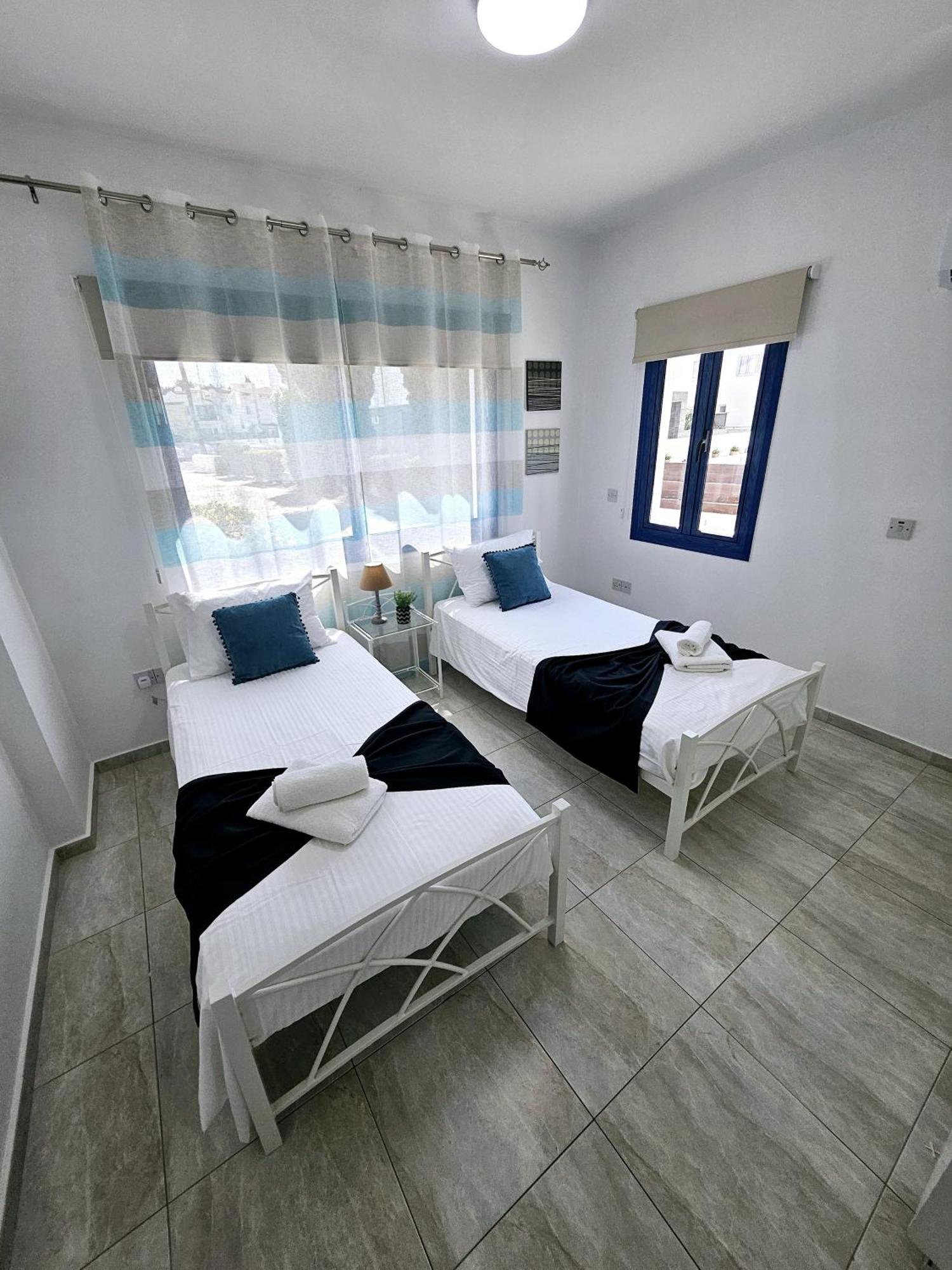Marina Gardens, Delightful 2 Bedroom Apartment *