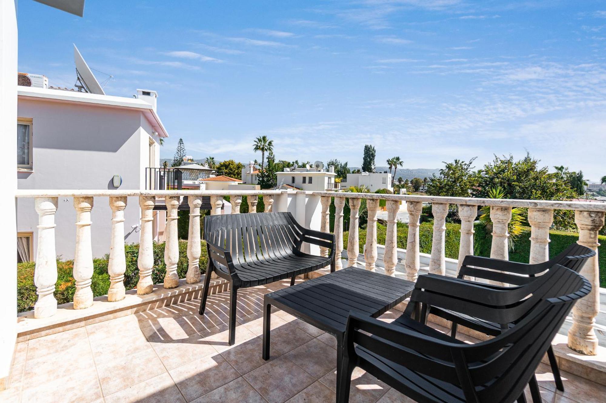 Corallia By Ezoria * Paphos