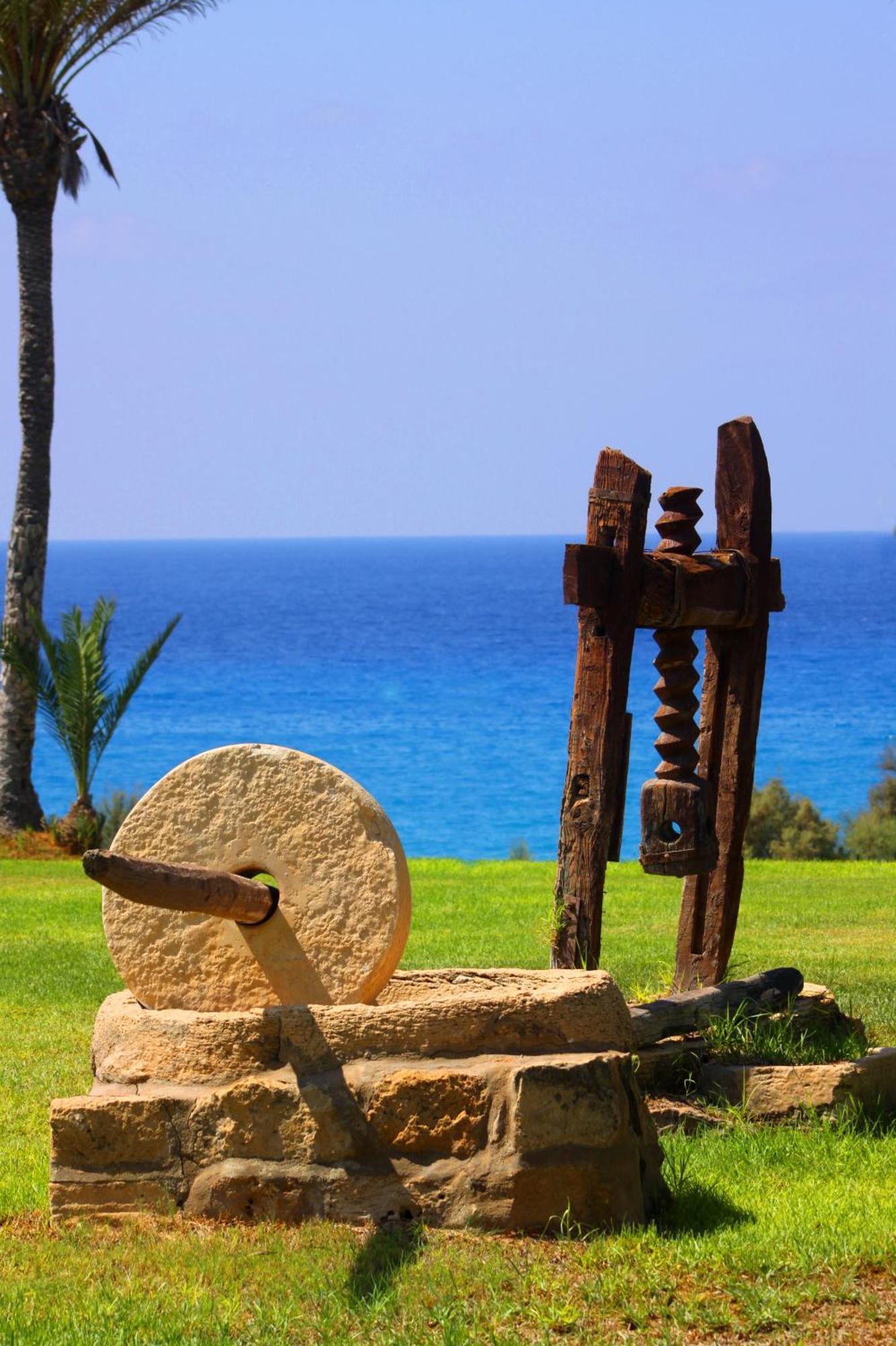Helios Bay And Klorakas