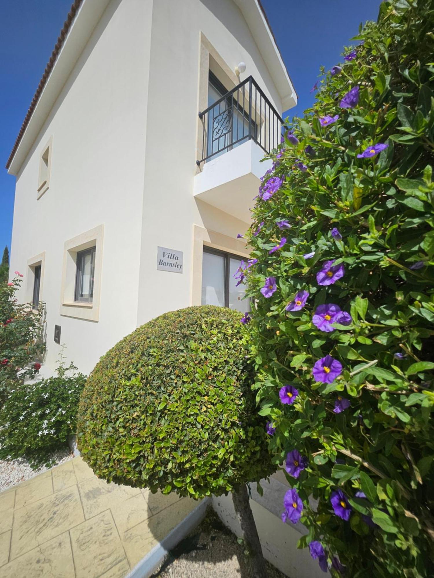 Modern 3 Bedroom Villa, Pool And Close To Golf Course * Paphos