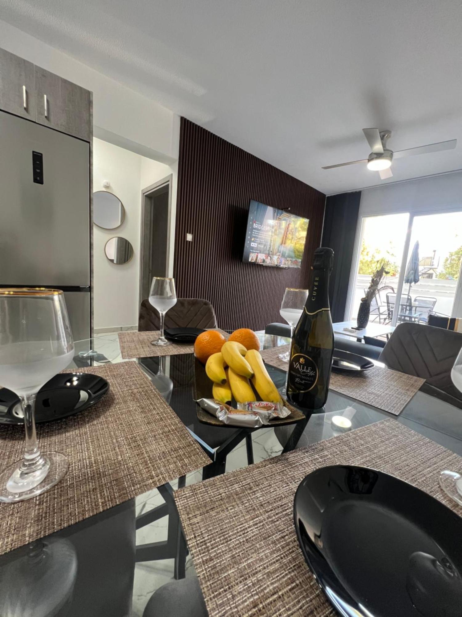 A5 Luxe Oasis Retreat - 3 Minute Drive To * Paphos