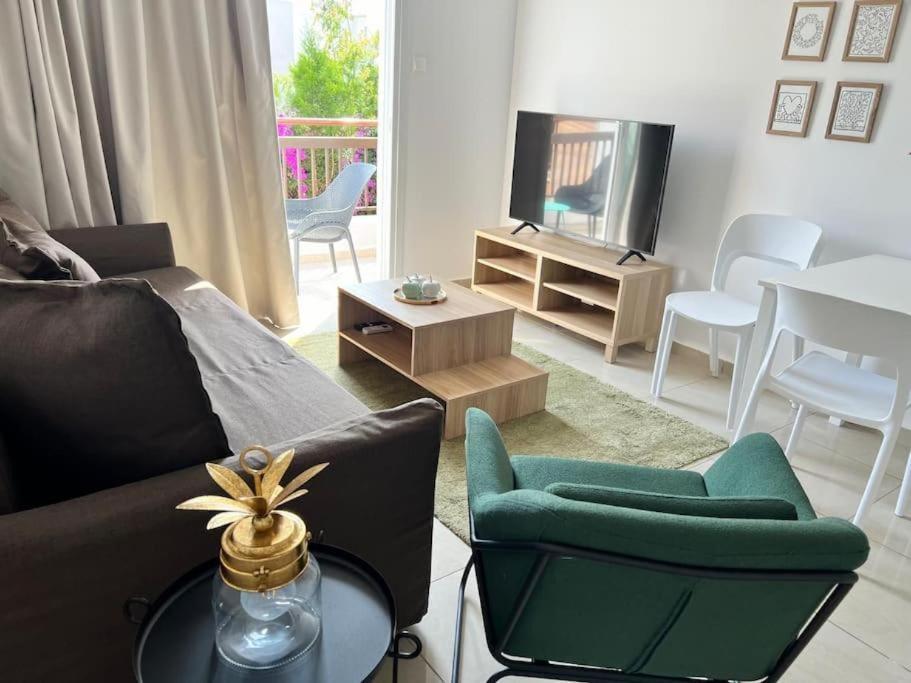 Apartment Margarita Gardens Two 1bed Flats 500m From Sea Paphos