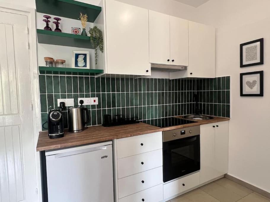 Margarita Gardens Two 1bed Flats 500m From Sea Apartment *