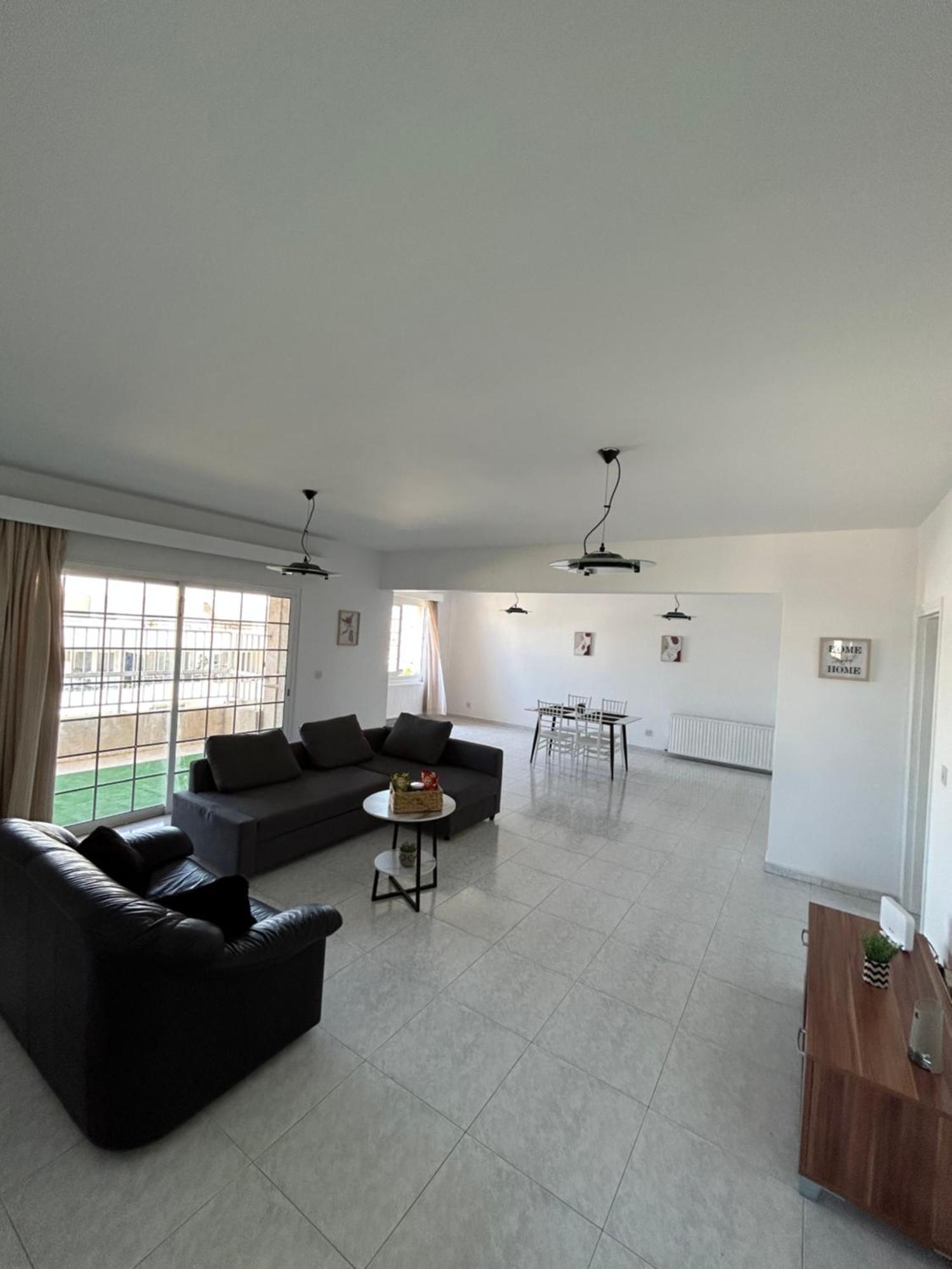 Modern Spacious Penthouse In *