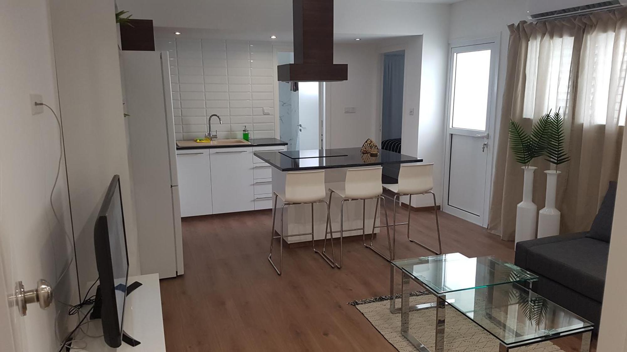 Center Apartment *